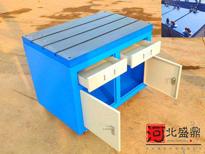 數控<a href='/products/gsjgz.html'>攻絲機柜子</a>